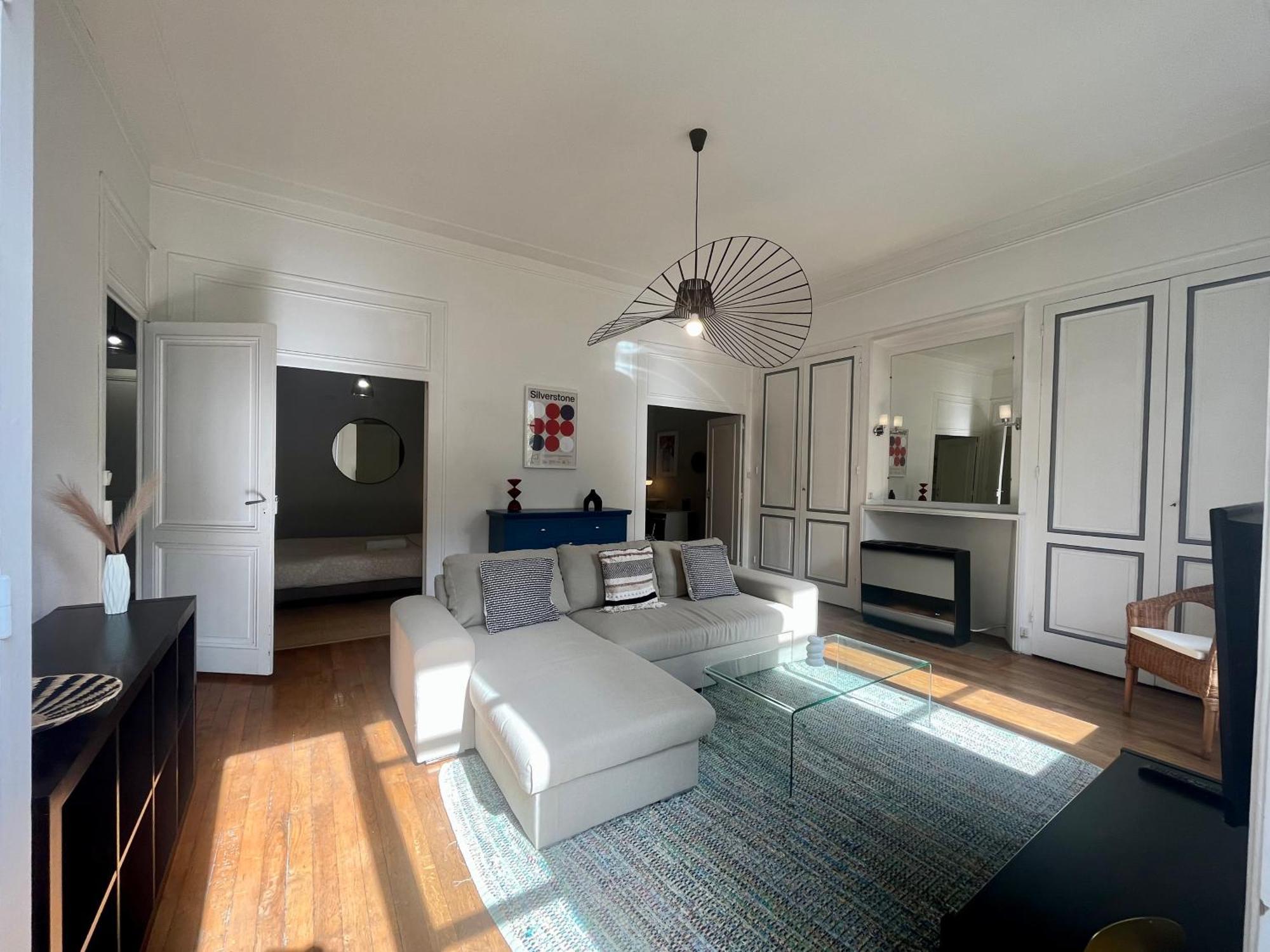 Suite Lavany Лион Экстерьер фото